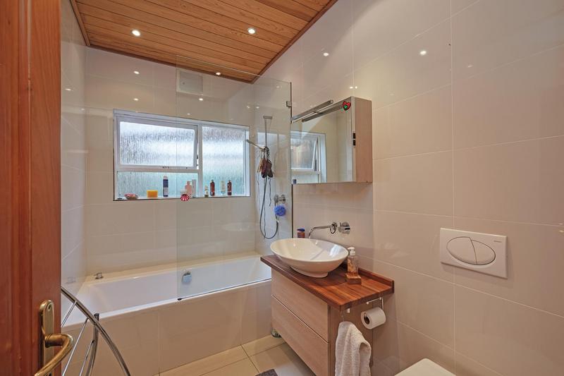 6 Bedroom Property for Sale in Camps Bay Western Cape